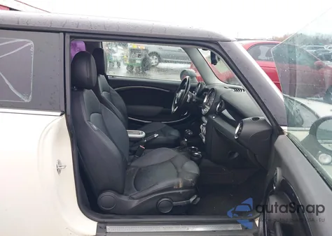 2009 Mini Cooper S из США, поврежденный, VIN WMWMF735X9TW85939